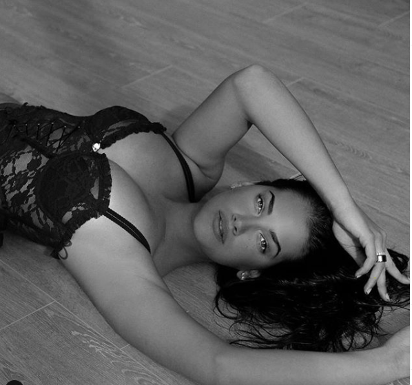 Mẫu ngoại cỡ Lorena Duran nóng bỏng ngọt ngào đốn tim cánh mày râu ảnh 3