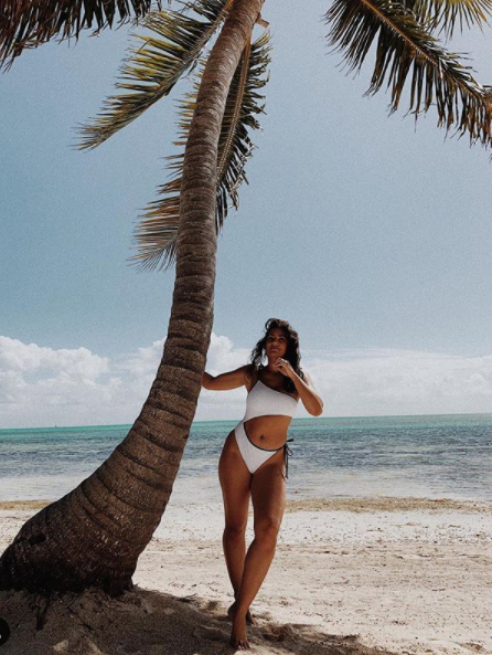 Ba vòng 'nảy lửa' của mẫu ngoại cỡ 9x Lorena Duran ảnh 10