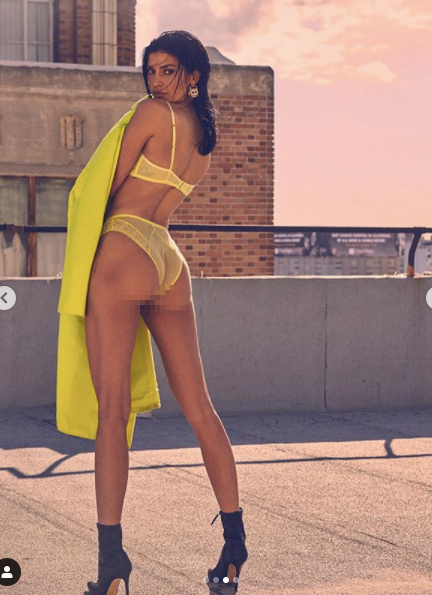 Nàng WAG nóng bỏng hàng đầu ở Mỹ thả dáng đầy khiêu khích ảnh 12