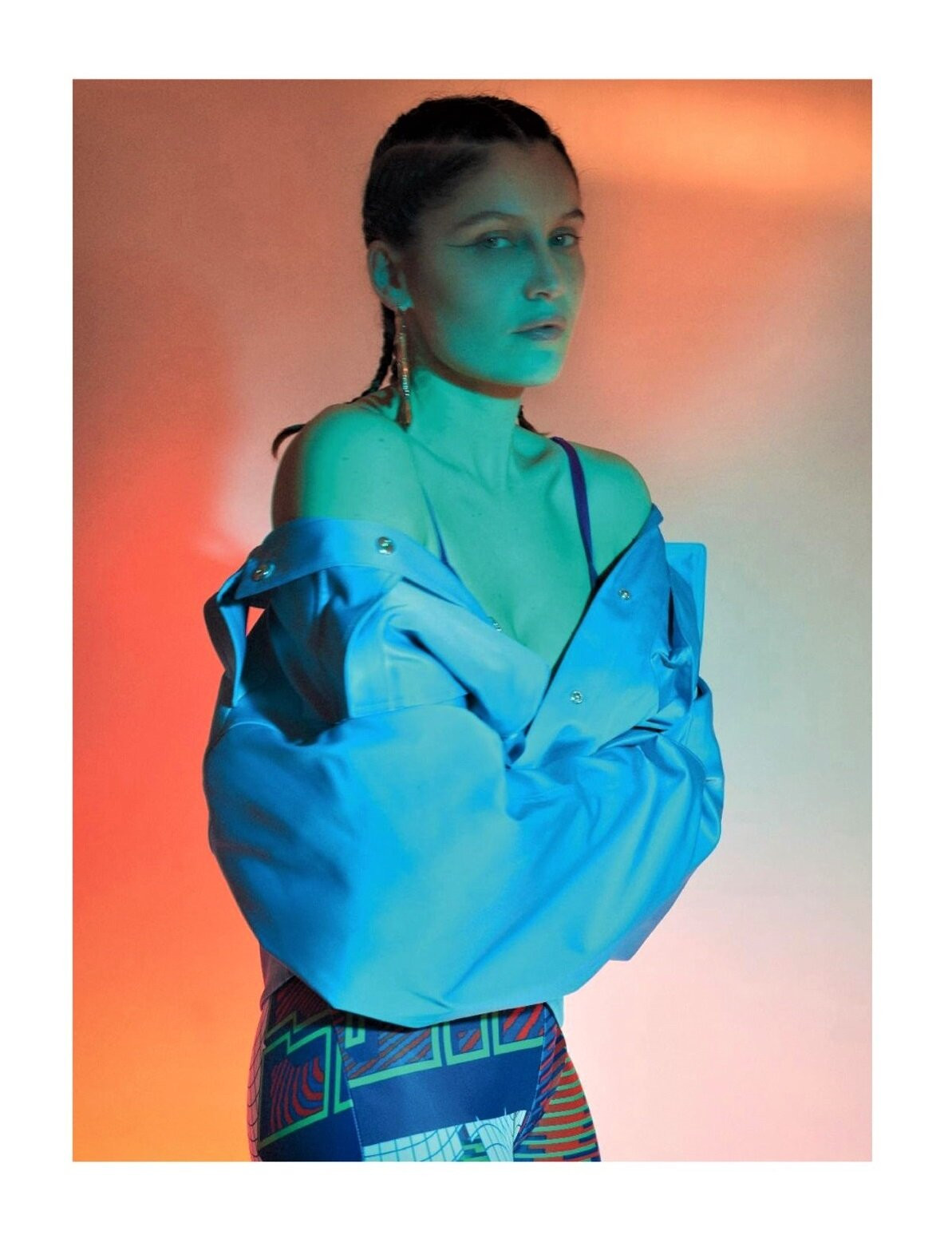 Mỹ nhân 'Biểu tượng nước Pháp' chụp ngực trần, thả dáng táo bạo trên tạp chí ảnh 8