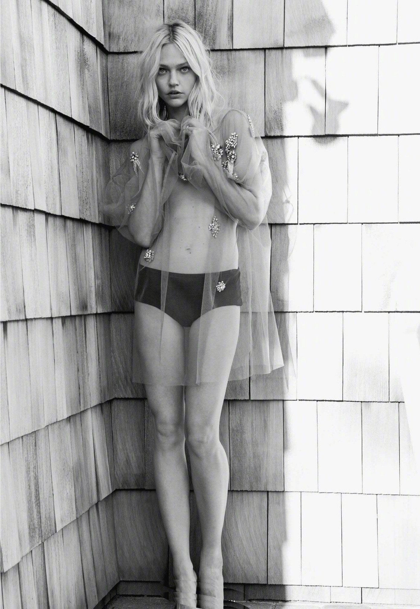 'Búp bê Nga' Sasha Pivovarova khoả thân quá gợi cảm dưới ống kính của chồng ảnh 8