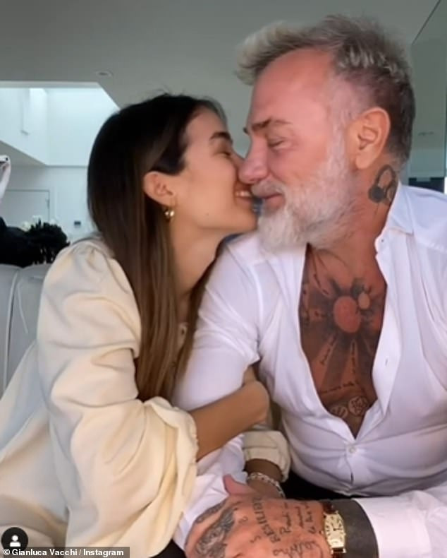 Loạt ảnh tình tứ 'ngọt lịm' của triệu phú và người mẫu kém 27 tuổi sắp có con chung ảnh 2