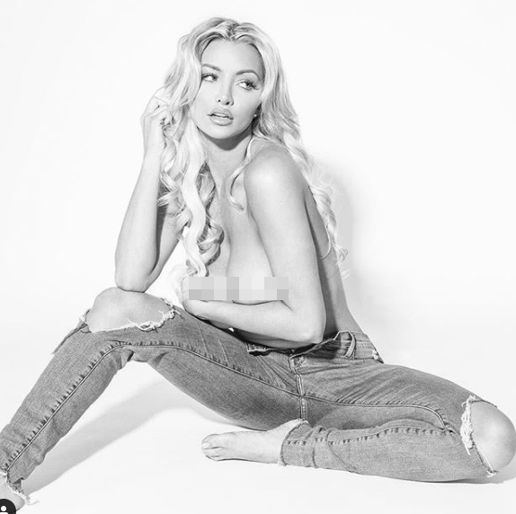 'Siêu vòng 1' Lindsey Pelas chụp ngực trần nóng 'nhức mắt' ảnh 1