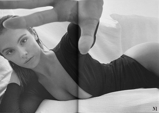 Carmella Rose khoe dáng nuột nà gợi cảm với loạt ảnh tay che ngực trần tuyệt đẹp ảnh 7