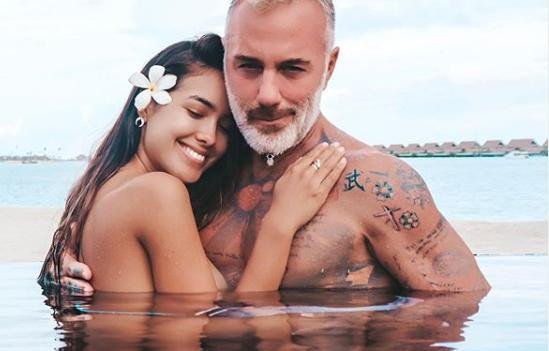 Loạt ảnh tình tứ 'ngọt lịm' của triệu phú và người mẫu kém 27 tuổi sắp có con chung ảnh 4