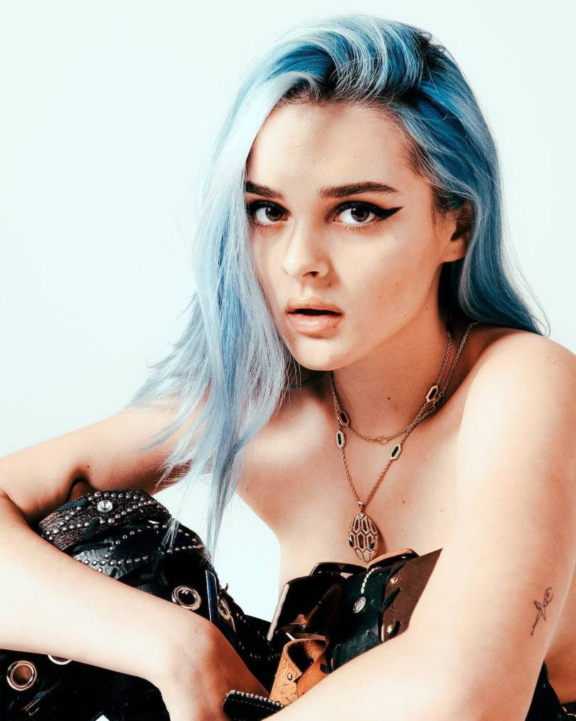 Nữ ca sĩ 2k nóng bỏng của làng nhạc Mỹ bán nude táo bạo ảnh 1