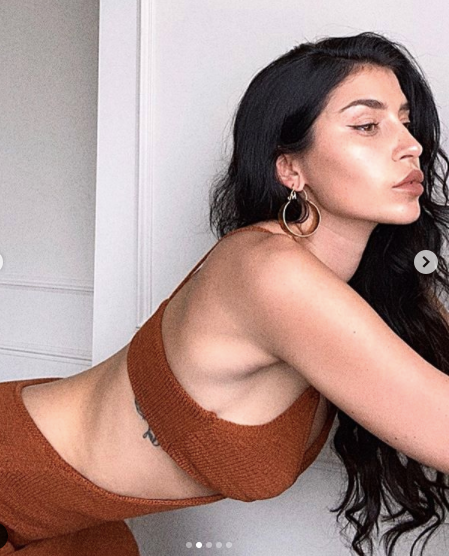 Nàng WAG nóng bỏng nhất Canada mặc cắt xẻ sâu tôn ngực đầy gợi cảm ảnh 2