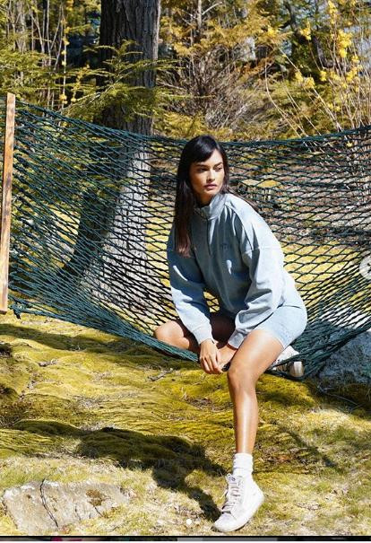 Vẻ ngọt ngào nóng bỏng của 'búp bê' Gizele Oliveira ảnh 3