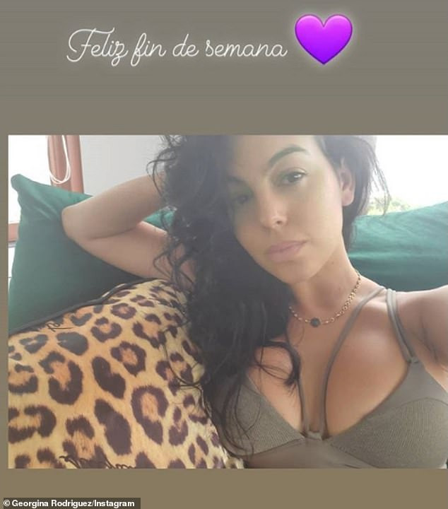 Bạn gái Cristiano Ronaldo khoe dáng 'bốc lửa' trong phòng tập ảnh 3