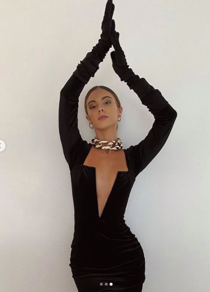 Carmella Rose chụp nude, khoe đường cong cơ thể uốn lượn tuyệt đẹp ảnh 5