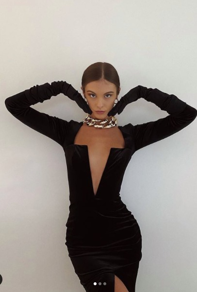 Carmella Rose chụp nude, khoe đường cong cơ thể uốn lượn tuyệt đẹp ảnh 3