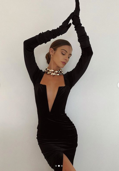 Carmella Rose chụp nude, khoe đường cong cơ thể uốn lượn tuyệt đẹp ảnh 4