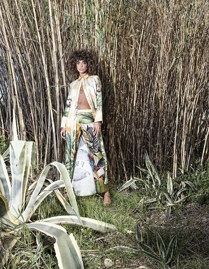 Nhan sắc sexy hoang dại của nàng mẫu Israel lên bìa Harper’s Bazaar Việt Nam ảnh 4