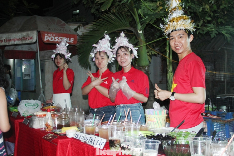 Giáng sinh ấm ấp với thanh niên công nhân và sinh viên ảnh 6