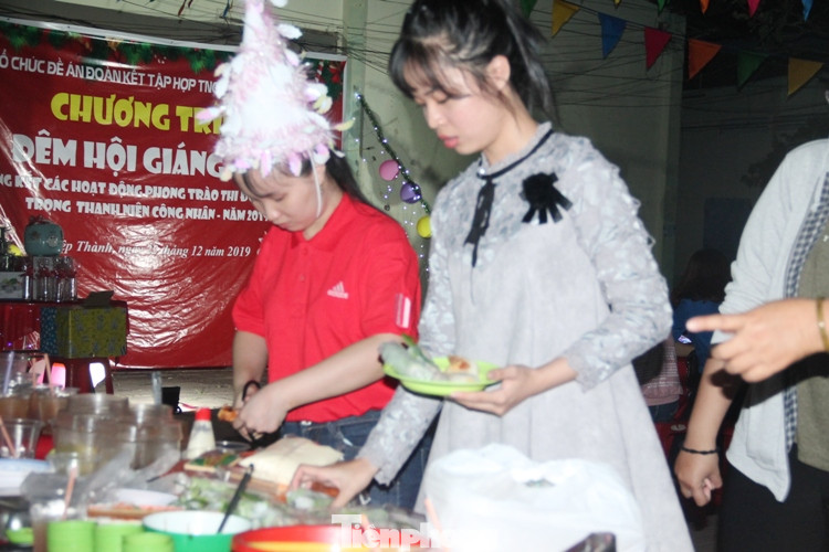 Giáng sinh ấm ấp với thanh niên công nhân và sinh viên ảnh 2