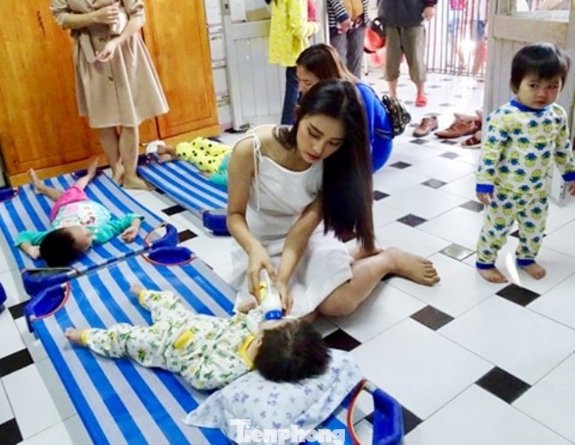 Hoa hậu Tiểu Vy truyền cảm hứng cho những mảnh đời bất hạnh ở Bình Dương ảnh 4