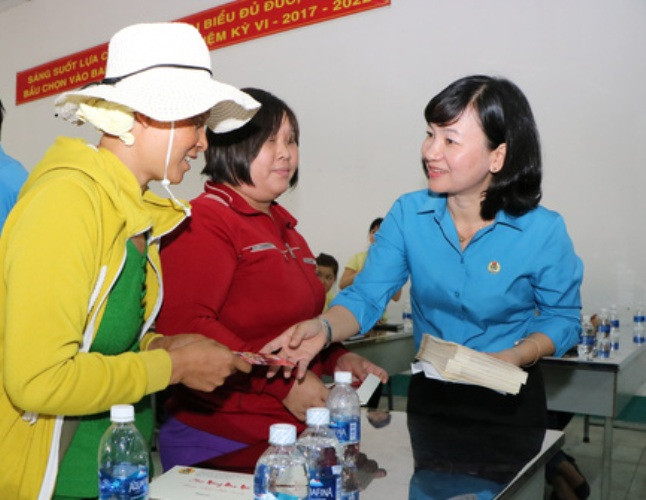 Bình Dương thưởng Tết cao nhất 400 triệu đồng mỗi người ảnh 1