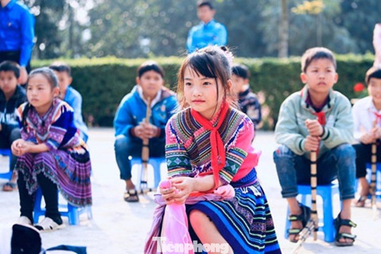 Thanh niên Bình Dương vượt hàng nghìn km mang áo ấm đến trẻ em Tây Bắc ảnh 4