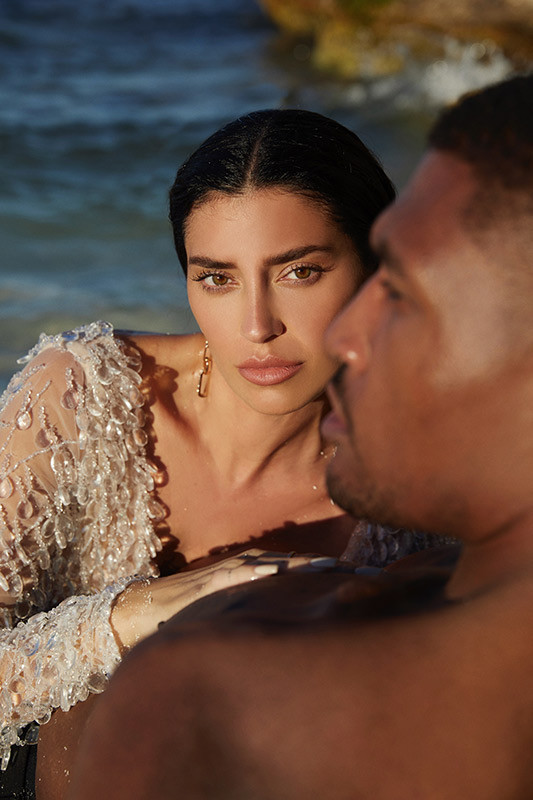 'Mỹ nhân nóng bỏng nhất Canada' tình tứ bên chồng cầu thủ khiến fan ghen tị ảnh 13