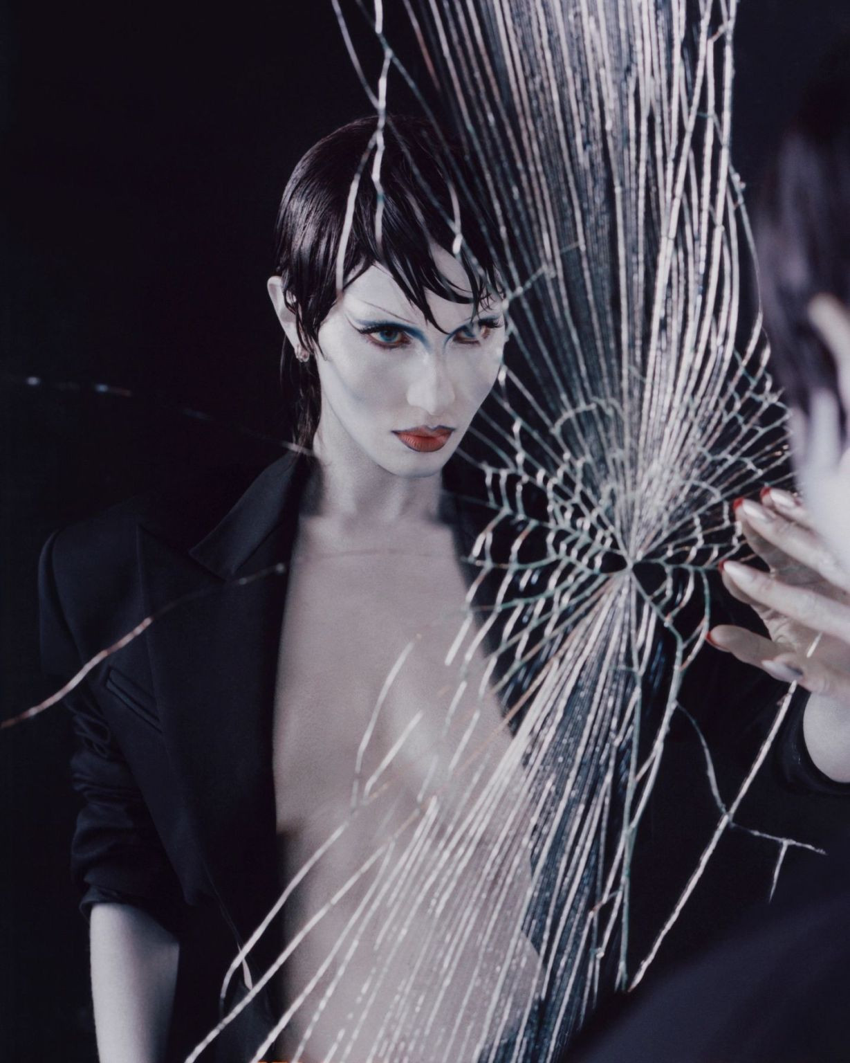 Bella Hadid khoe thể hình đẹp đáng kinh ngạc với ảnh bán nude ảnh 9