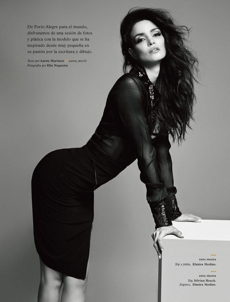 Sofia Resing chụp ngực trần táo bạo ảnh 9