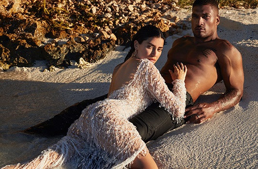 'Mỹ nhân nóng bỏng nhất Canada' tình tứ bên chồng cầu thủ khiến fan ghen tị ảnh 14