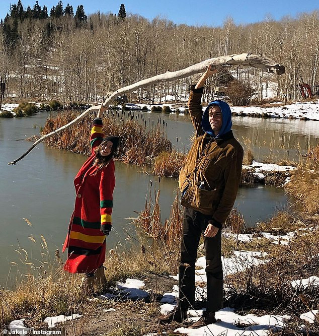 Con gái Bruce Willis từng để ngực trần xuống phố, khoe dáng với áo tắm ảnh 5