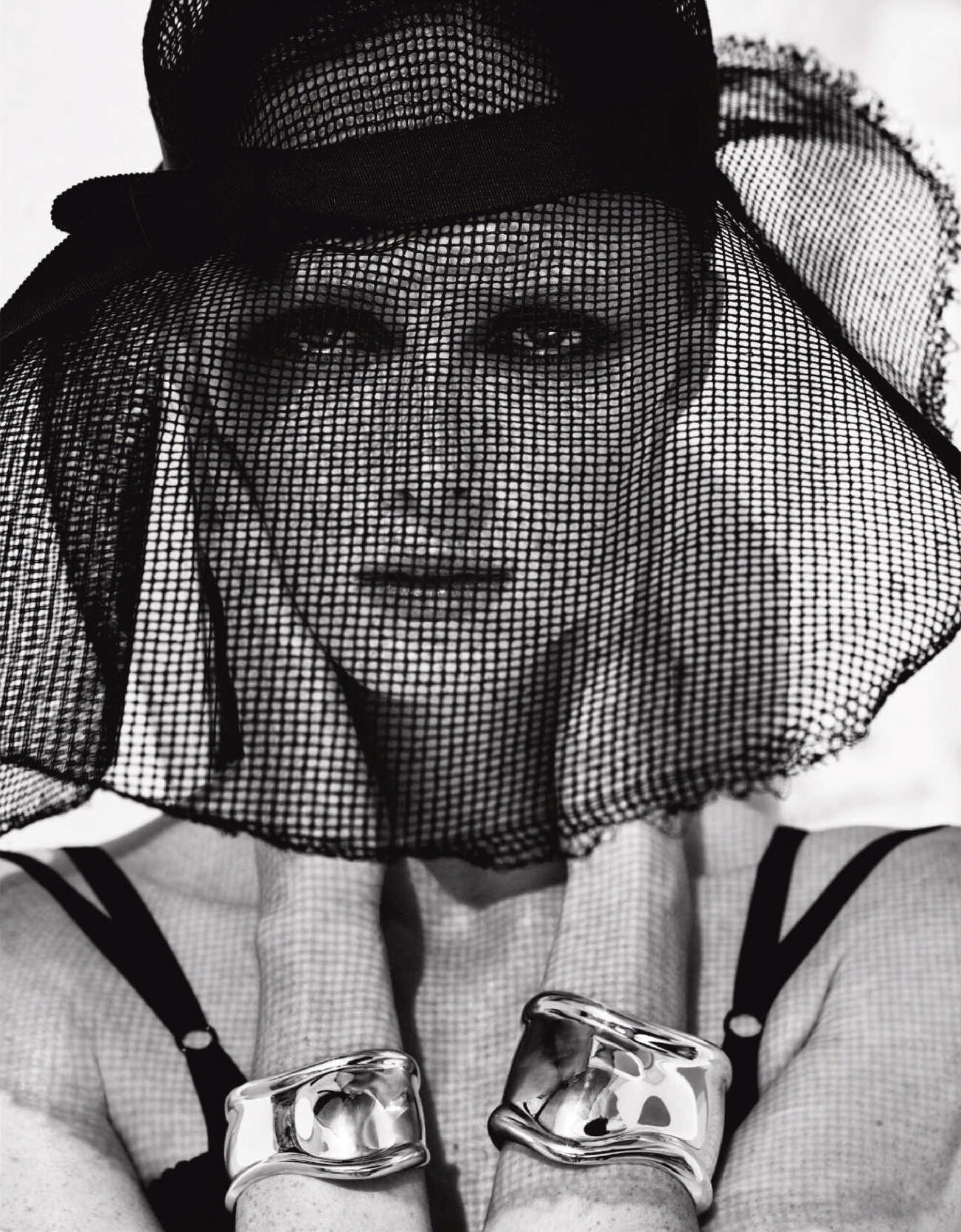 Sắc vóc của nàng mẫu trong clip quảng cáo của Louis Vuitton quay ở Việt Nam ảnh 10