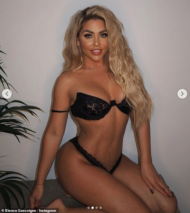 Mẫu nội y Bianca Gascoigne tung ảnh sexy, khoe đã thu nhỏ vòng một ảnh 1