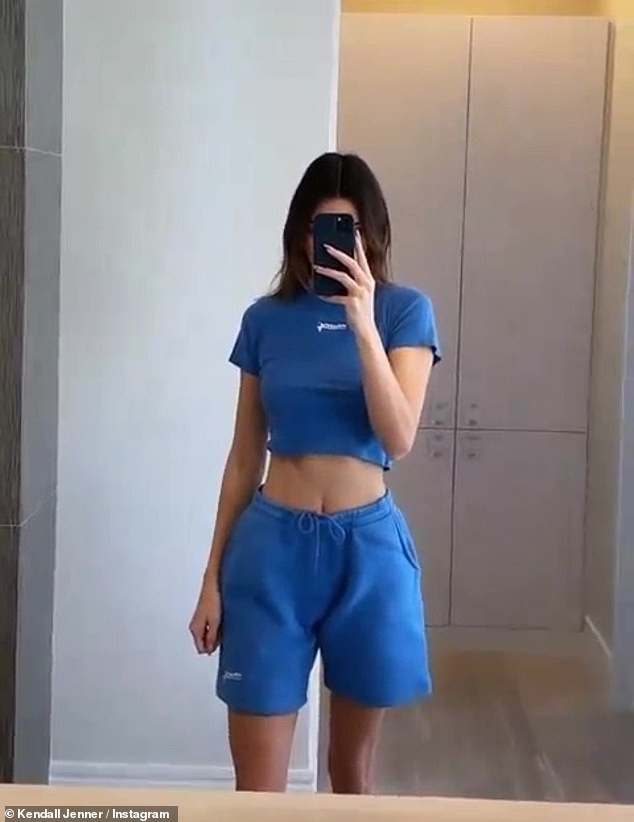 'Siêu mẫu đắt giá nhất thế giới' khoe eo thon sexy gây ngưỡng mộ ảnh 1