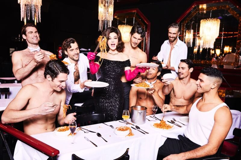 'Tượng đài nhan sắc' Monica Bellucci khoe ngực đầy, eo thon đẹp không tưởng ở tuổi U60 ảnh 12