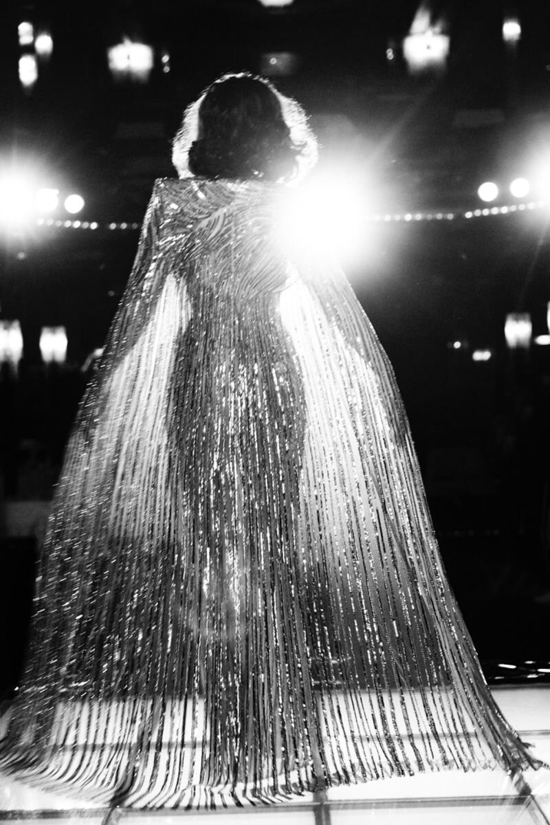 'Tượng đài nhan sắc' Monica Bellucci khoe ngực đầy, eo thon đẹp không tưởng ở tuổi U60 ảnh 4