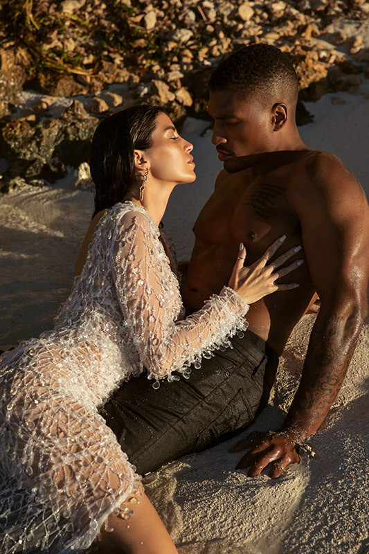 'Mỹ nhân nóng bỏng nhất Canada' tình tứ bên chồng cầu thủ khiến fan ghen tị ảnh 19