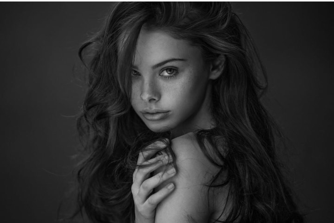 Ngắm nhan sắc cô gái 17 tuổi lọt top 3 gương mặt đẹp nhất thế giới ảnh 16