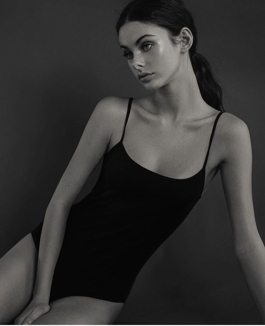 Ngắm nhan sắc cô gái 17 tuổi lọt top 3 gương mặt đẹp nhất thế giới ảnh 11