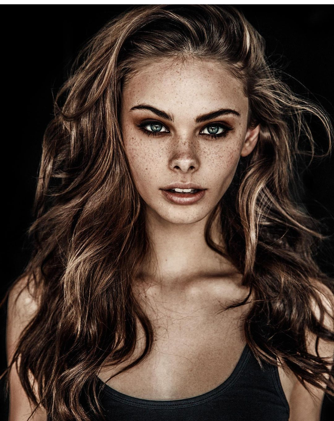 Ngắm nhan sắc cô gái 17 tuổi lọt top 3 gương mặt đẹp nhất thế giới ảnh 6