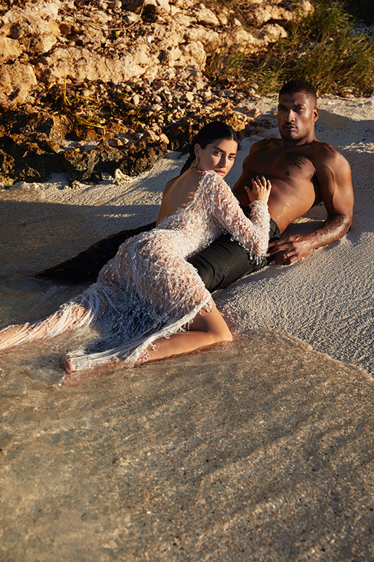 'Mỹ nhân nóng bỏng nhất Canada' tình tứ bên chồng cầu thủ khiến fan ghen tị ảnh 12