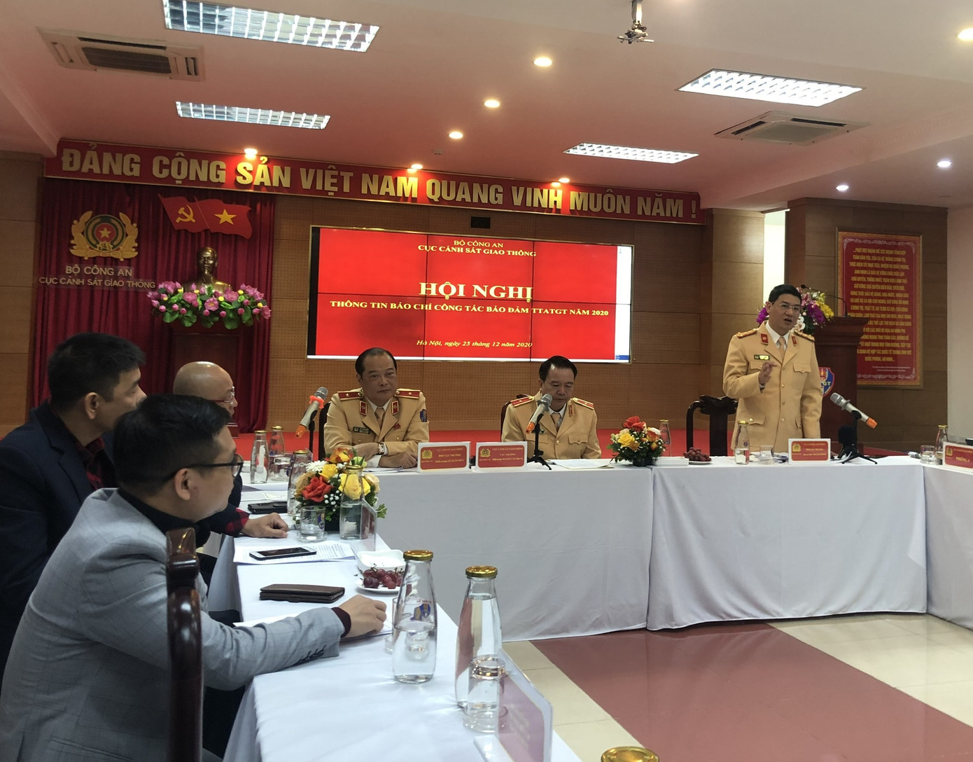 Cục CSGT hỗ trợ Hà Nội giảm áp lực giao thông Tết ảnh 1