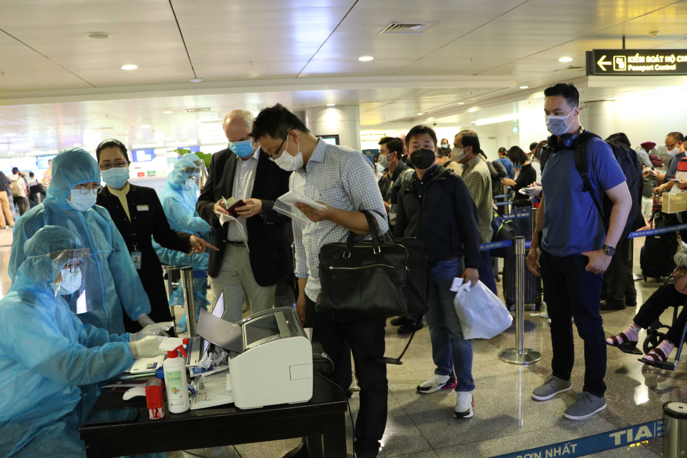 Siết chặt khu cách ly, chưa có kế hoạch bay đón công dân về nước trong tháng 1 ảnh 1
