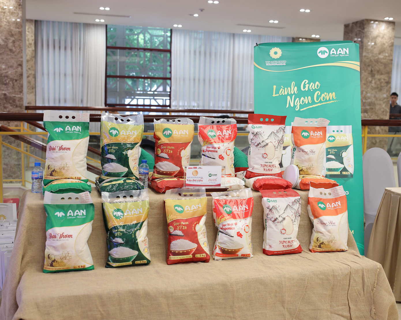 Nâng niu 'hạt ngọc' từ cánh đồng đến bàn ăn ảnh 2