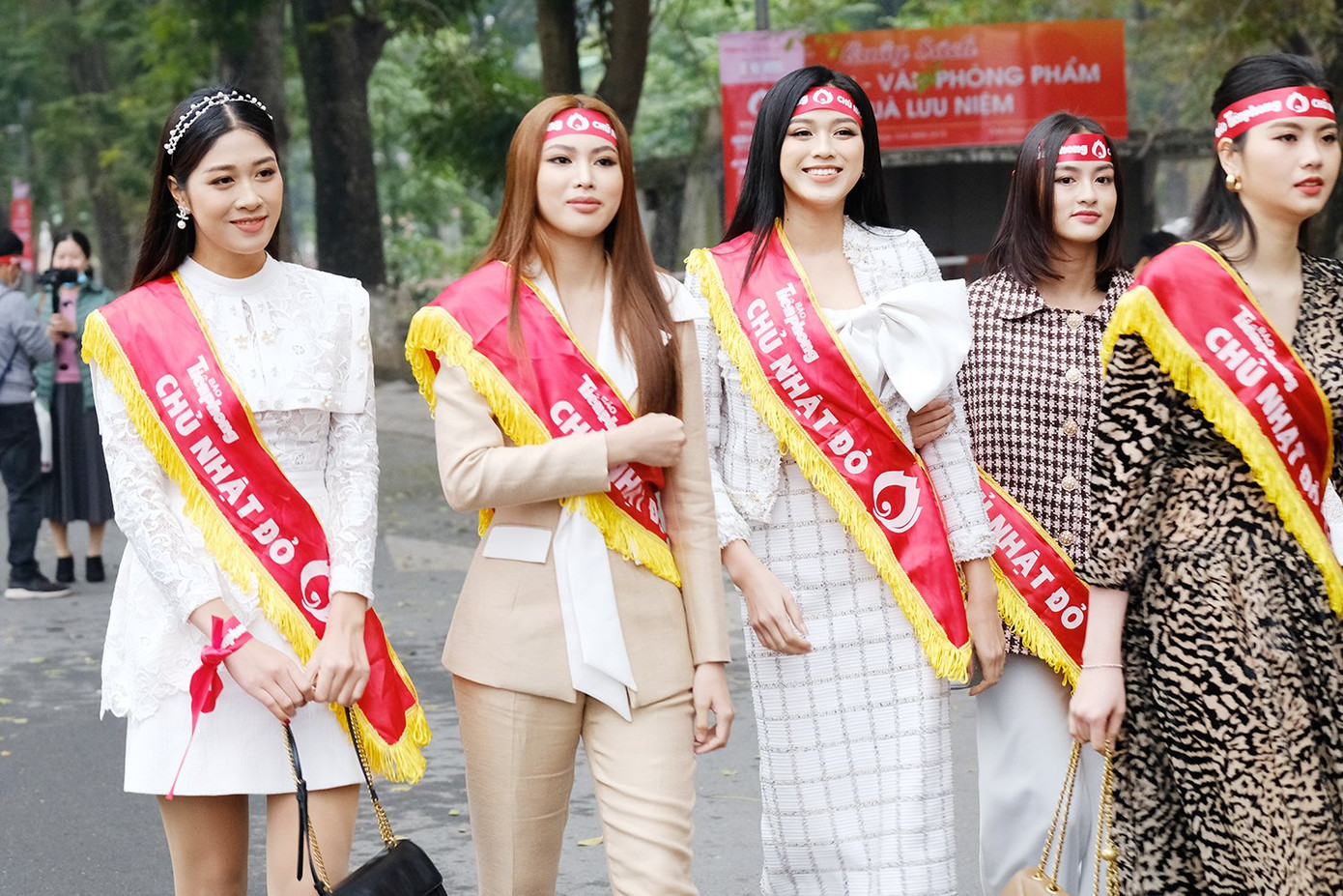 Trước thềm thi Miss World 2021, Hoa hậu Đỗ Thị Hà có những bước đi đầy thông minh ảnh 9