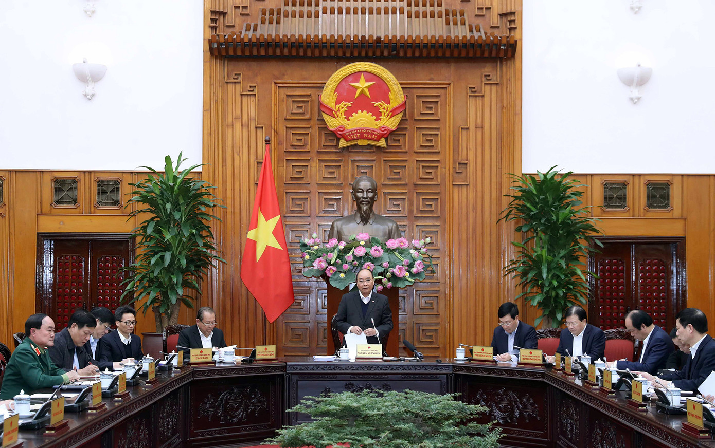 Thủ tướng chủ trì phiên họp Thường trực Chính phủ chiều 17/2 Sáu người nhiễm Covid-19 xuất viện, một số tỉnh sắp công bố hết dịch ảnh 1