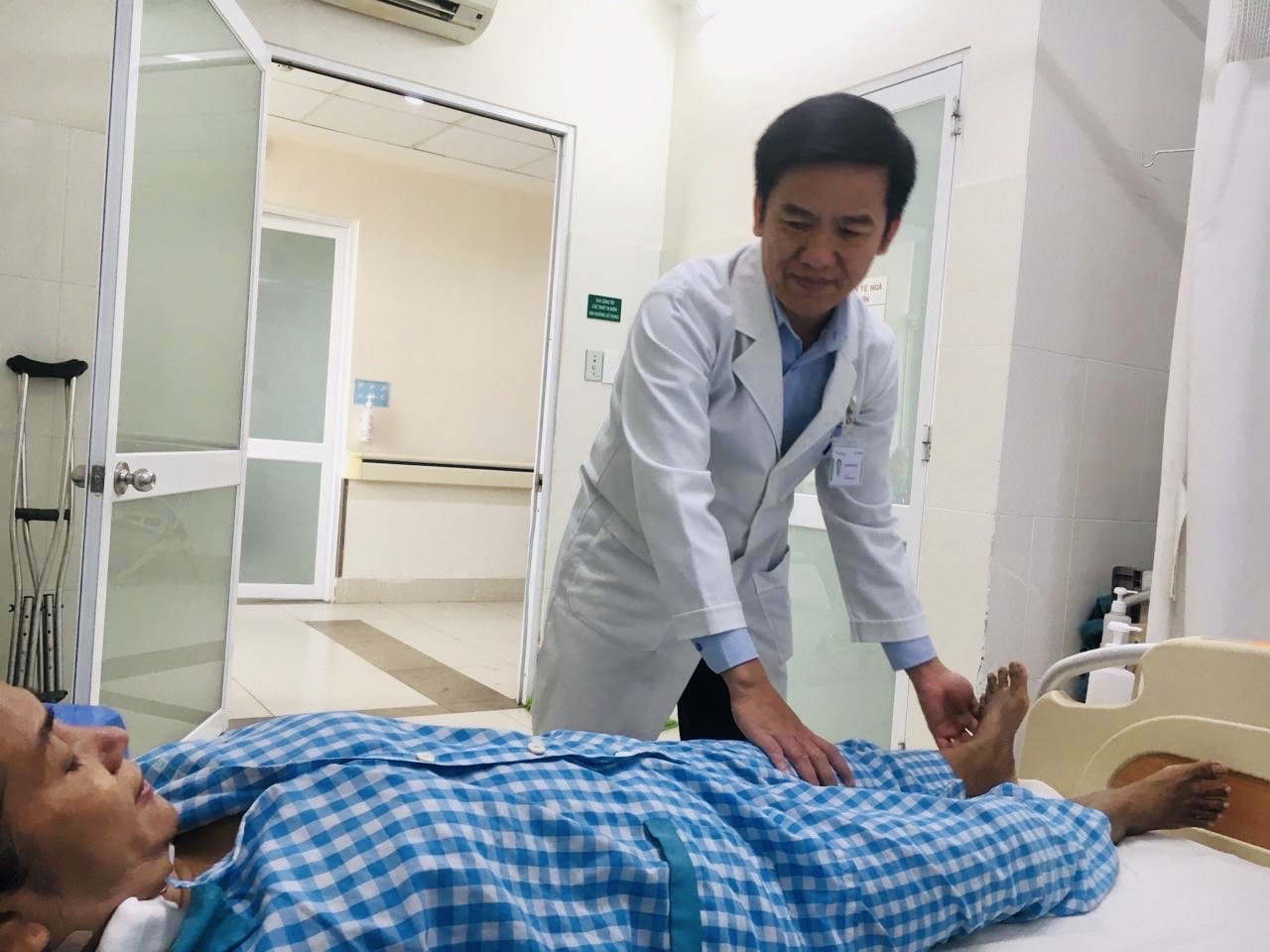 Phẫu thuật thành công cho bệnh nhân 6 lần thay khớp háng thất bại ảnh 2