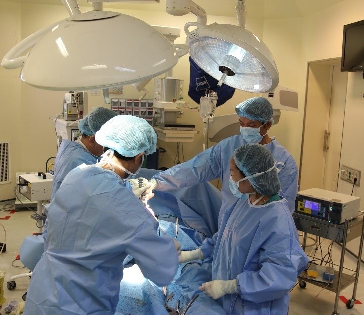 Phẫu thuật thành công cho bệnh nhân 6 lần thay khớp háng thất bại ảnh 1