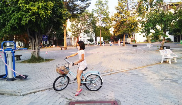 Lý giải sau hình ảnh ghế đá công viên bị 'phong toả' tại TPHCM ảnh 5