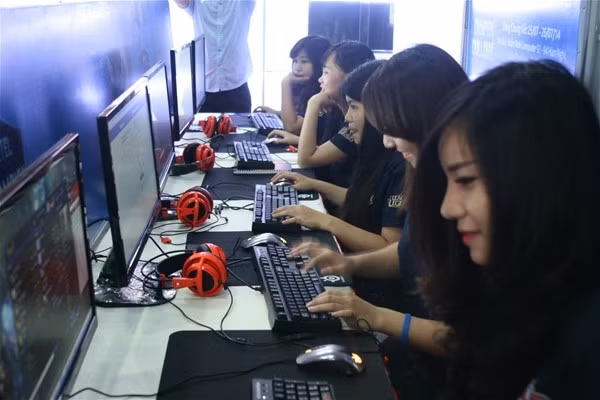 Trung Quốc: Gái trẻ quay cuồng, tự vẫn vì người tình ảo trên mạng ảnh 2