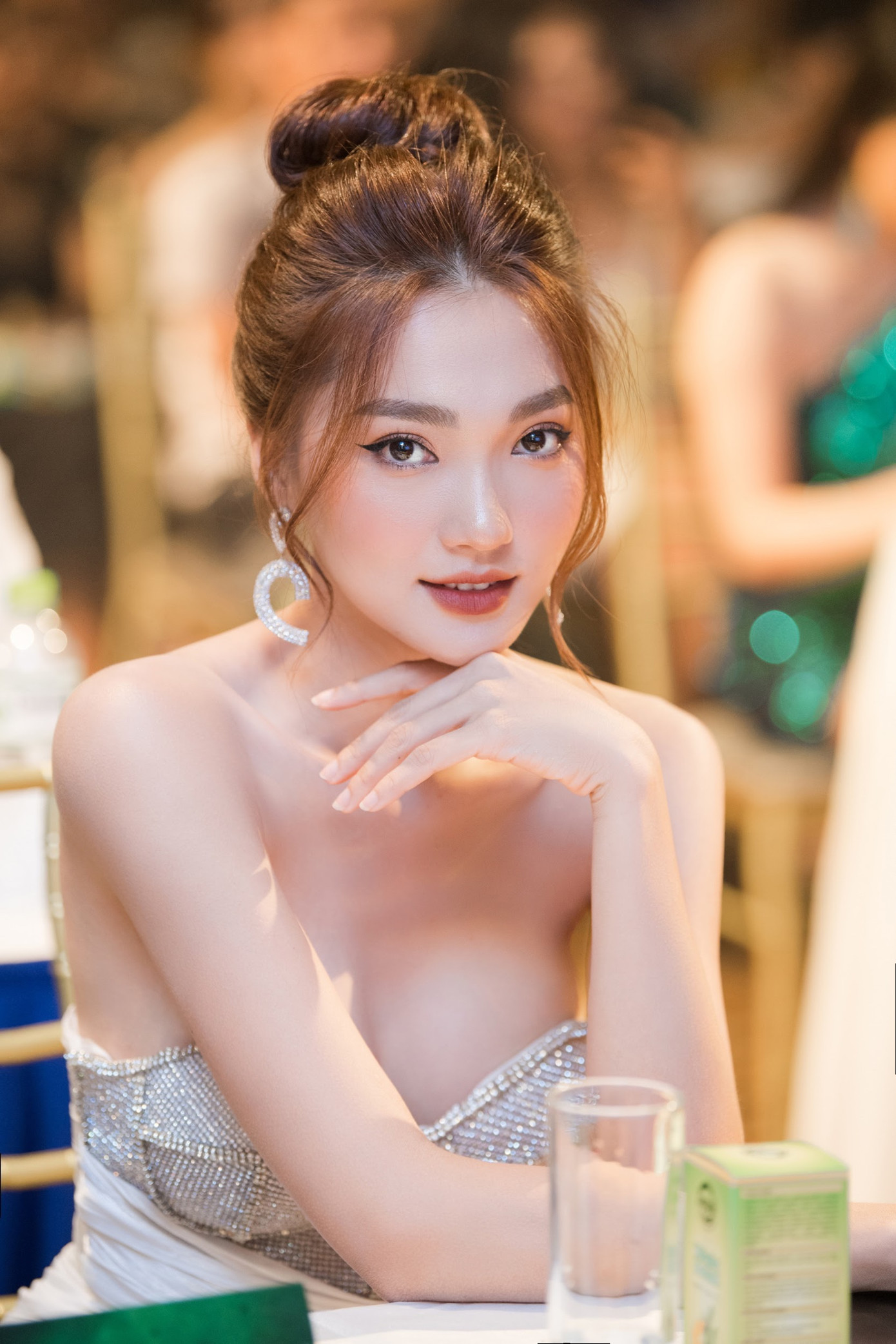 Á khôi Học viện Nông nghiệp Việt Nam trưởng thành từ các cuộc thi sắc đẹp ảnh 22