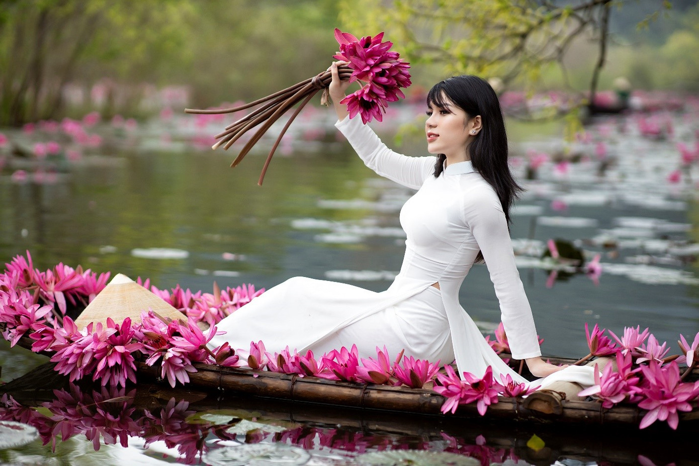 Nàng thơ 9X ‘gieo thương nhớ’ với nét đẹp dịu dàng bên hoa súng ảnh 12