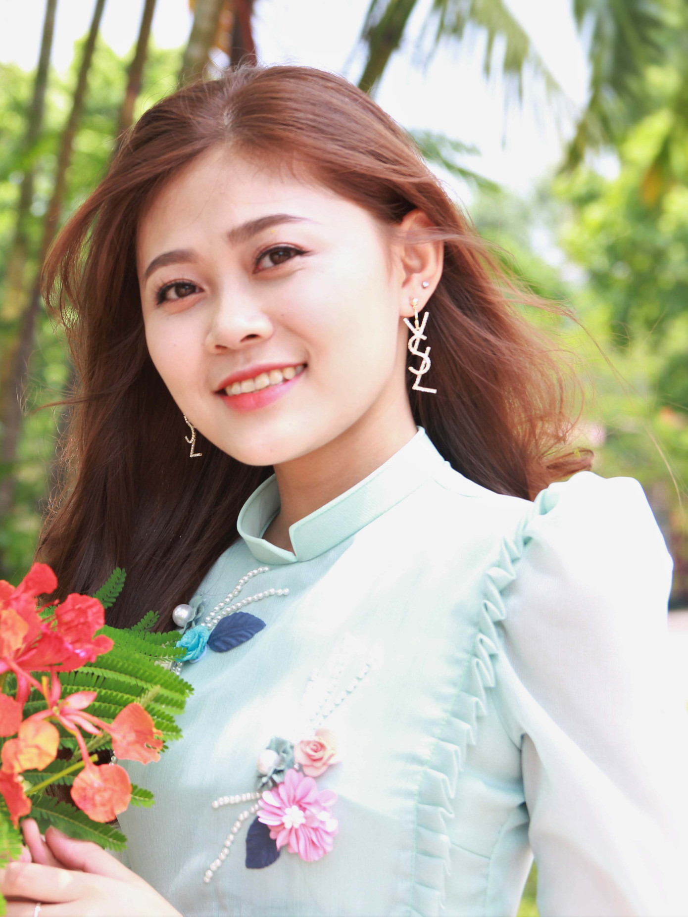 Nữ sinh ngành Luật say mê hoạt động tình nguyện ảnh 5