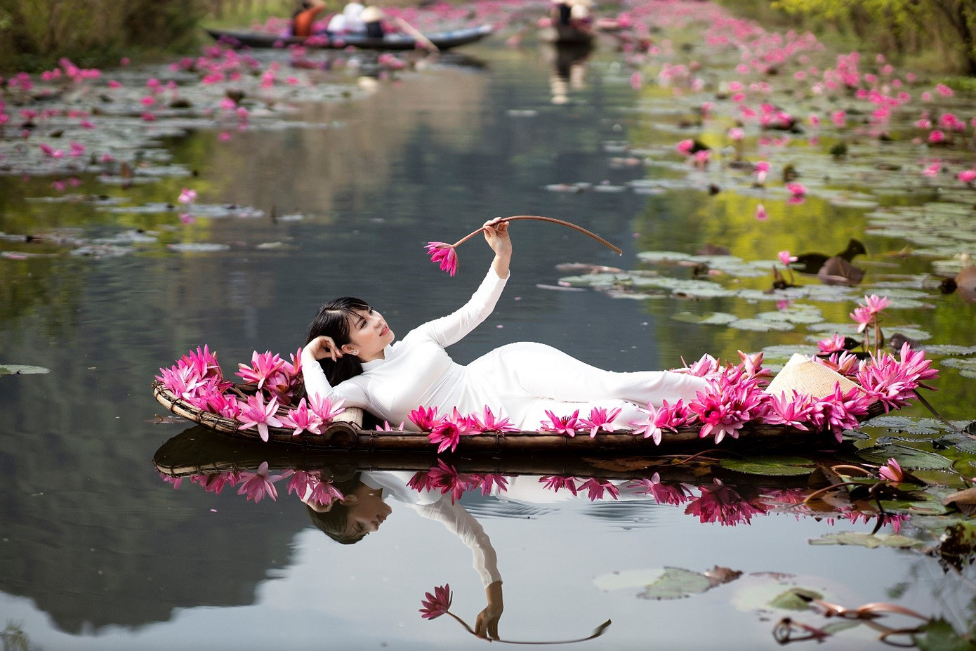 Nàng thơ 9X ‘gieo thương nhớ’ với nét đẹp dịu dàng bên hoa súng ảnh 4